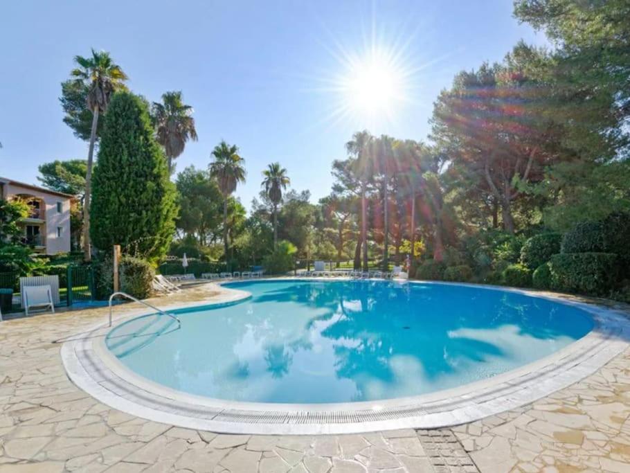 Superbe Appartement 50M De La Plage En Bord De Mer Hyères Екстериор снимка