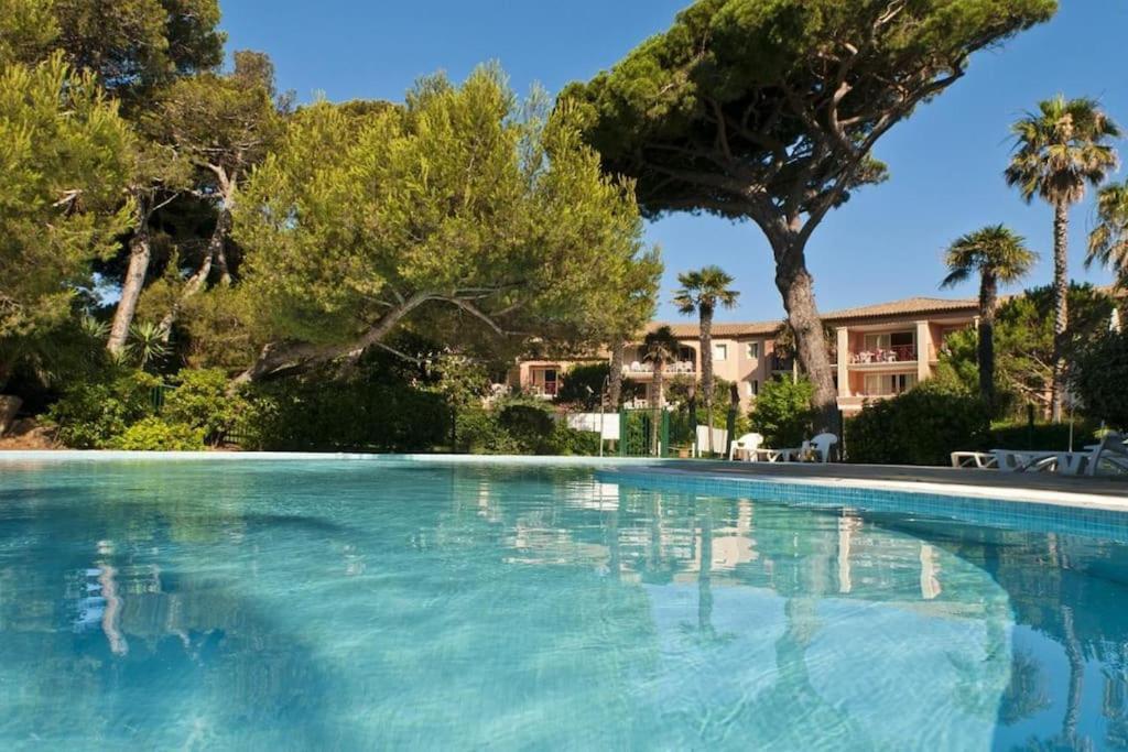 Superbe Appartement 50M De La Plage En Bord De Mer Hyères Екстериор снимка
